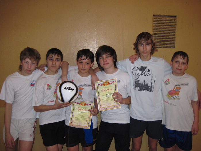 «Школа № 1» — победитель турнира в младшей возрастной группе. 