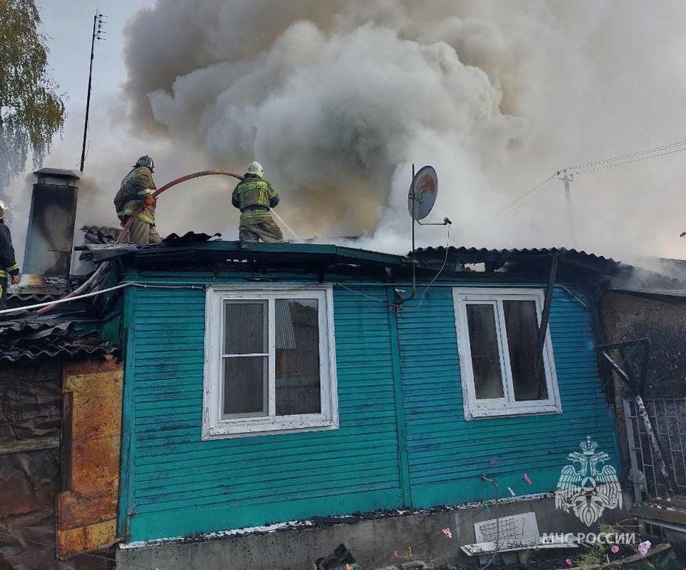 В Рыбном загорелся жилой дом на улице Интернациональной