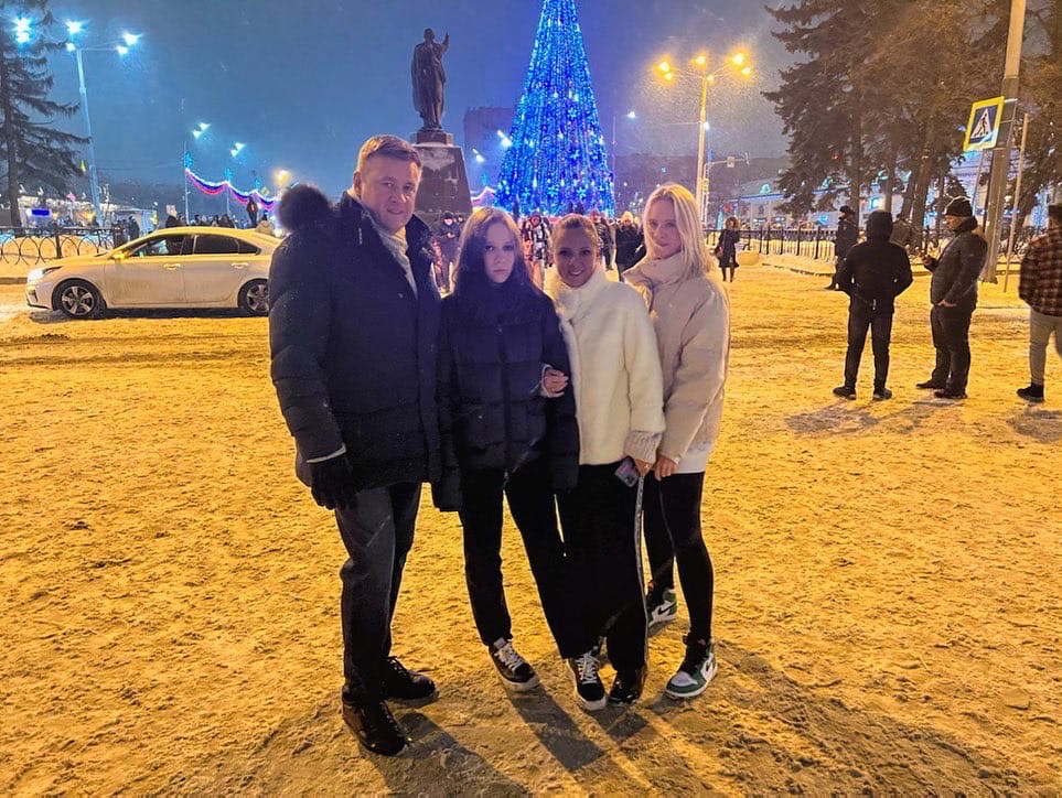 Николай Любимов с семьёй погулял по Рязани