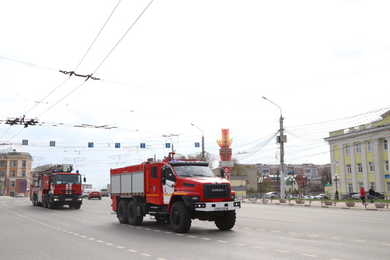 Пожарная техника проехала по улицам Рязани