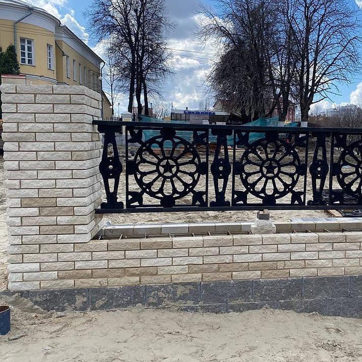 Рязанцам показали часть новой ограды моста на улице Ленина в Рязани