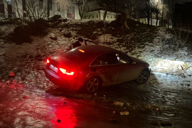 В Рязани задержали водителя, пробившего ограждение на Лыбедском бульваре