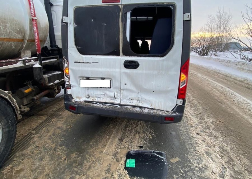 Под Рязанью грузовик «догнал» автобус, пострадали пять пассажиров