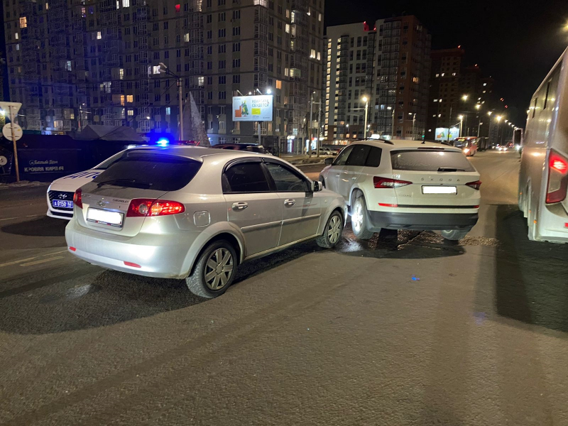На улице Большой в Рязани Skoda столкнулась с Chevrolet, пострадал ребёнок