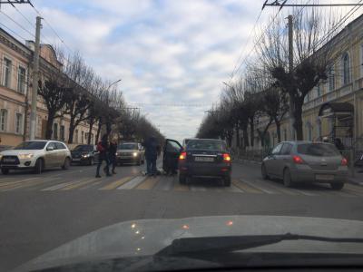 В Рязани на пешеходном переходе сбили девушку-подростка