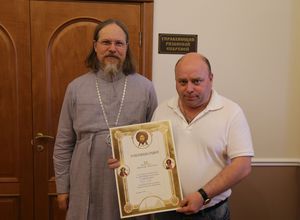 Рязанский митрополит вручил грамоту благотворителю Солотчинского монастыря