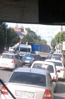 В Рязани маршрутка столкнулась с грузовой «Газелью»