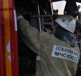 В Скопинском районе огонь повредил крышу хозпостройки