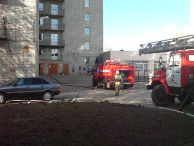 В тушении мусоропровода в Рязани было задействовано 10 пожарных машин