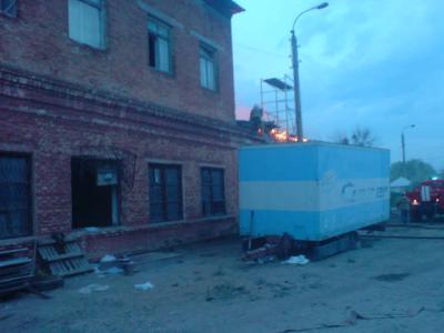 Пожар в Михайлове тушат 61 человек и 23 единицы техники