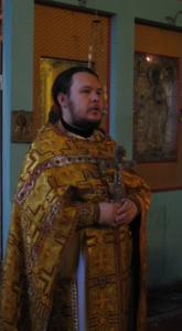 В День памяти святителя Иоанна Златоустого иерей Дионисий Ермошин совершил божественную литургию