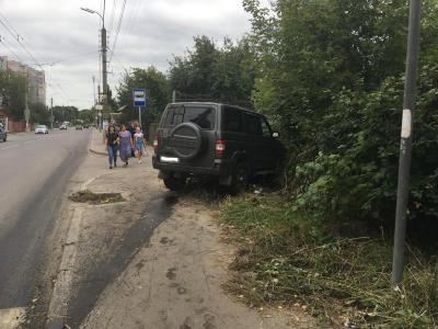 Появились фото с места ДТП в Рязани, где пьяный водитель протаранил забор