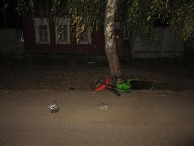 Мотоциклист насмерть разбился об дерево в Спасском районе