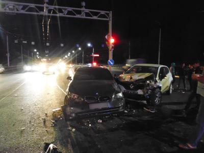 На Московском шоссе в Рязани пьяный водитель Renault устроил массовую аварию