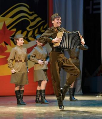 Юные рязанские танцоры посоревновались на смотре-конкурсе «Катюша»