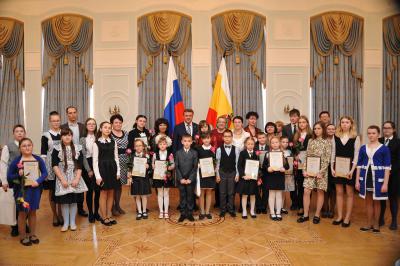 Рязанский губернатор наградил креативную молодёжь