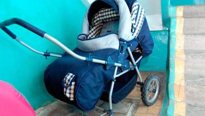 Рязанец «угнал» детскую коляску из подъезда дома