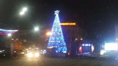В Рязани раньше времени зажглась ёлка на площади Ленина