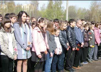 На фасаде школы №64 Рязани открылась мемориальная доска погибшему на Северном Кавказе выпускнику