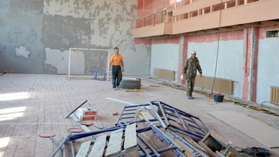 В Захаровском районе приступили к ремонту единственной спортшколы