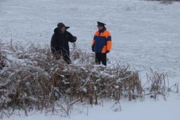 Станислав Егинов напомнил рыбакам о правилах безопасности на льду