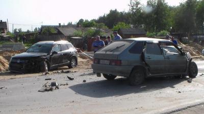 В лобовом столкновении ВАЗ-2114 и Volkswagen Touareg близ Мурмино погиб водитель «четырнадцатой»