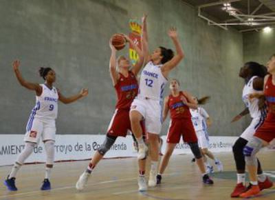 Рязанка в Испании в составе женской сборной России U20 по баскетболу сыграла с француженками