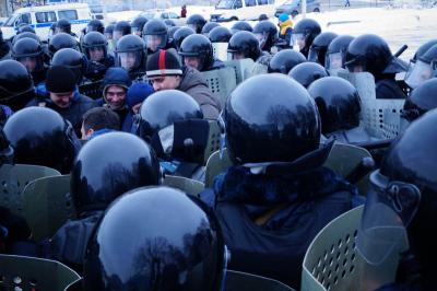Рязанские стражи порядка учились пресекать массовые беспорядки