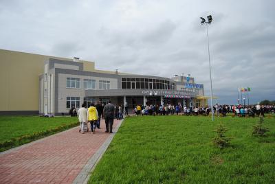 В Кадоме появился физкультурно-спортивный комплекс с 25-метровым бассейном