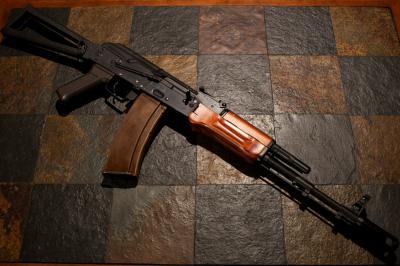 Двух жителей Скопина осудят за незаконный сбыт оружия