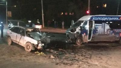 В столкновении маршрутки и «девятки» на Касимовском шоссе пострадали шесть человек