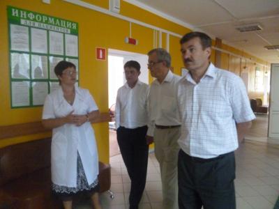 Виктор Пронькин, Юрий Ерёменко и Владислав Зотов пообщались с пациентами больницы в Мурмино