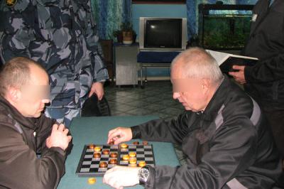 Рязанские осуждённые сразились в шашки, нарды и домино