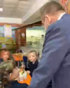 Николай Любимов в прямом эфире проверил качество питания в школе №58