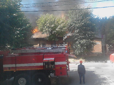 В центре Рязани загорелся расселённый дом