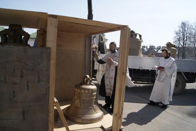 Для звонницы Соборной колокольни Рязанского кремля освящены последние колокола