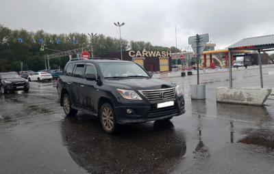 На Московском шоссе в Рязани Lexus сбил самокатчика
