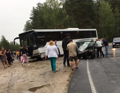 В аварии с участием автобуса Рязань–Касимов пострадал водитель «Нивы»