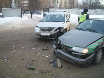 В Канищево «Лада-Ларгус» не уступила ВАЗ-2113, пострадали две женщины