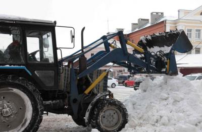 С проезжих частей дорог Рязани убрали почти 500 кубометров снега