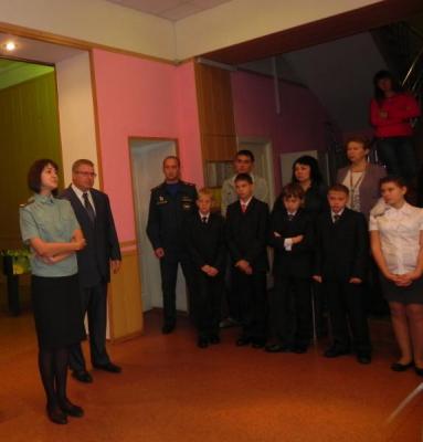 Судебные приставы поздравили воспитанников Шереметьево-Песочинского детского дома с Днём знаний