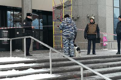 Из рязанского банка эвакуировали людей из-за бесхозного пакета