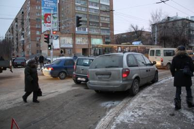 В Рязани авария с участием двух иномарок парализовала движение общественного транспорта