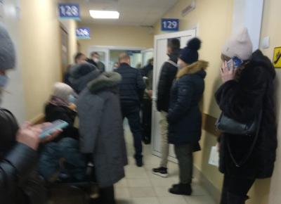 Рязанцы пожаловались на очередь в «красной зоне» поликлиники ОКБ