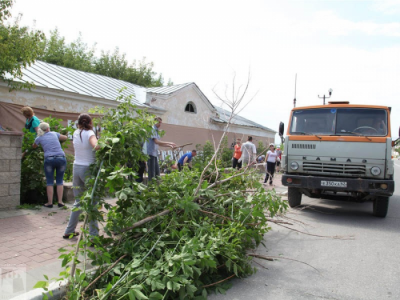 Касимовские чиновники очистили набережную Оки от мусора