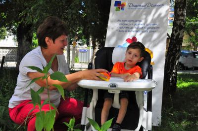 Фонд «ДетскиеДомики» передал юному рязанцу оборудование для реабилитации