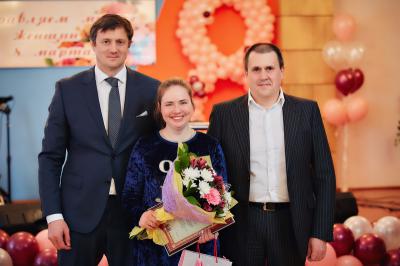 На Ново-Рязанской ТЭЦ сотрудниц поздравили с 8 марта танцами и шоу мыльных пузырей