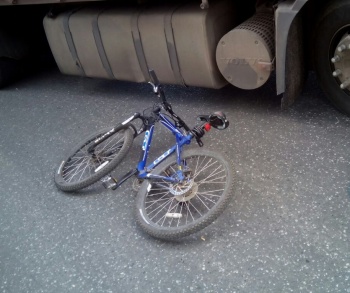 Рязанец насмерть сбил грузовиком рок-музыканта на велосипеде