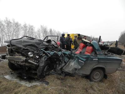 В лобовом столкновении неподалёку от Захарово погиб водитель ВАЗ-2106 и его двухмесячная дочка