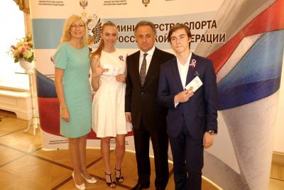 Виталий Мутко вручил золотые знаки отличия ГТО выпускникам рязанских школ